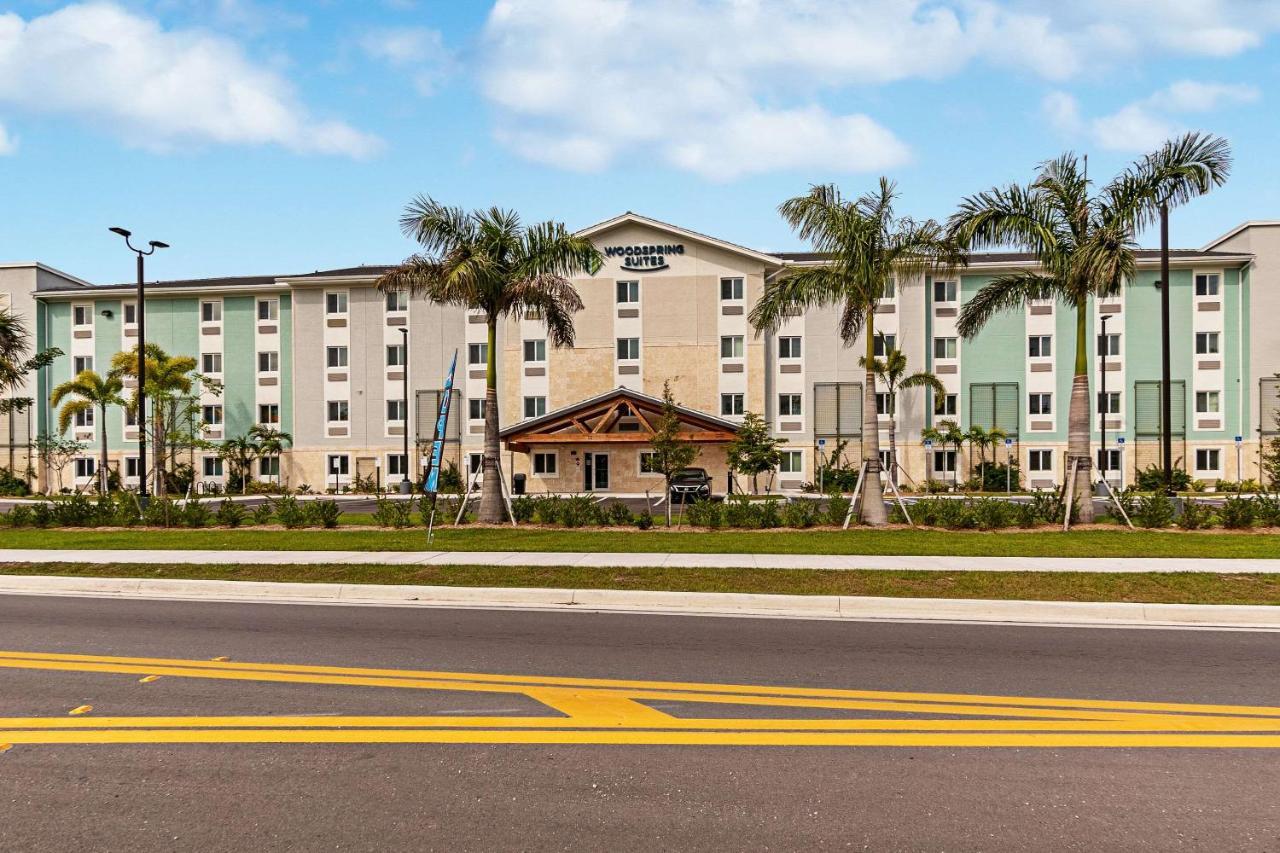 Woodspring Naples Golden Gate