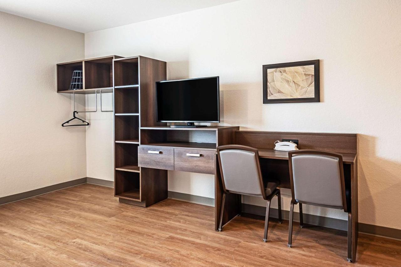 Woodspring Naples 2* Golden Gate