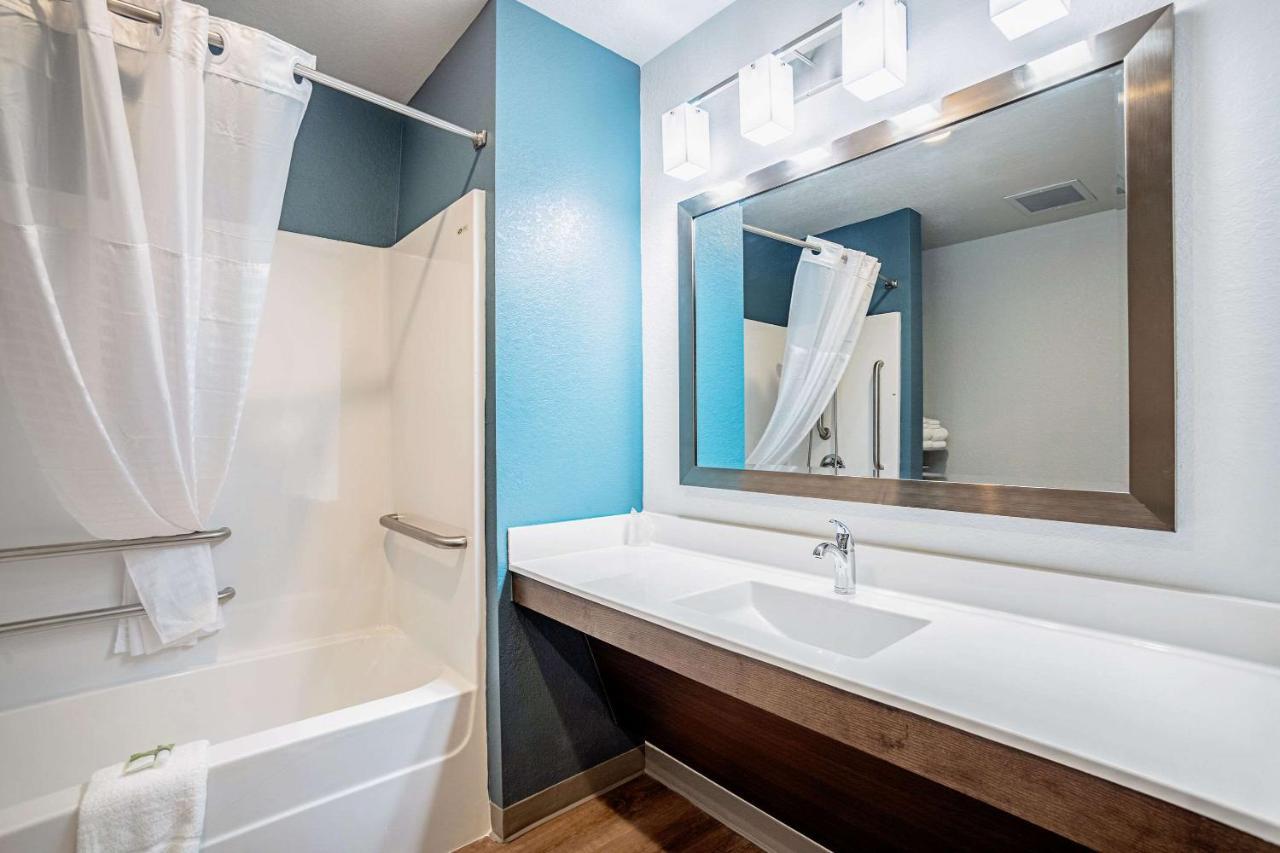 Woodspring Naples Hotel